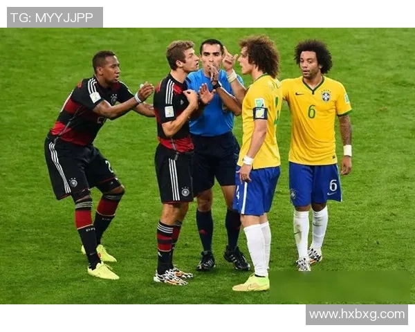 足球明星瞬间定格下的精彩瞬间与激情四溢的比赛场景展示